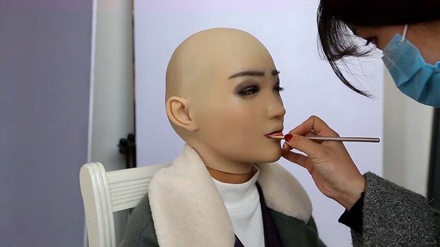 新奥今晚买什么和戴人皮面具入室盗窃与